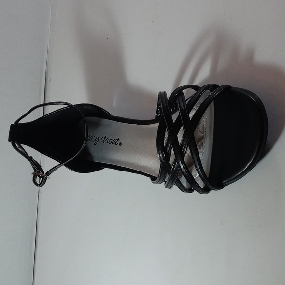 Sandal - Picture 1 of 6